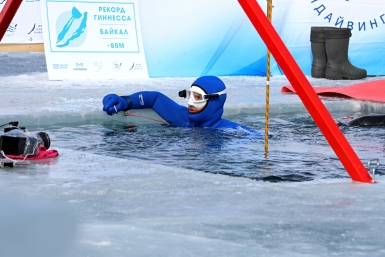 Алексей Молчанов ныряет