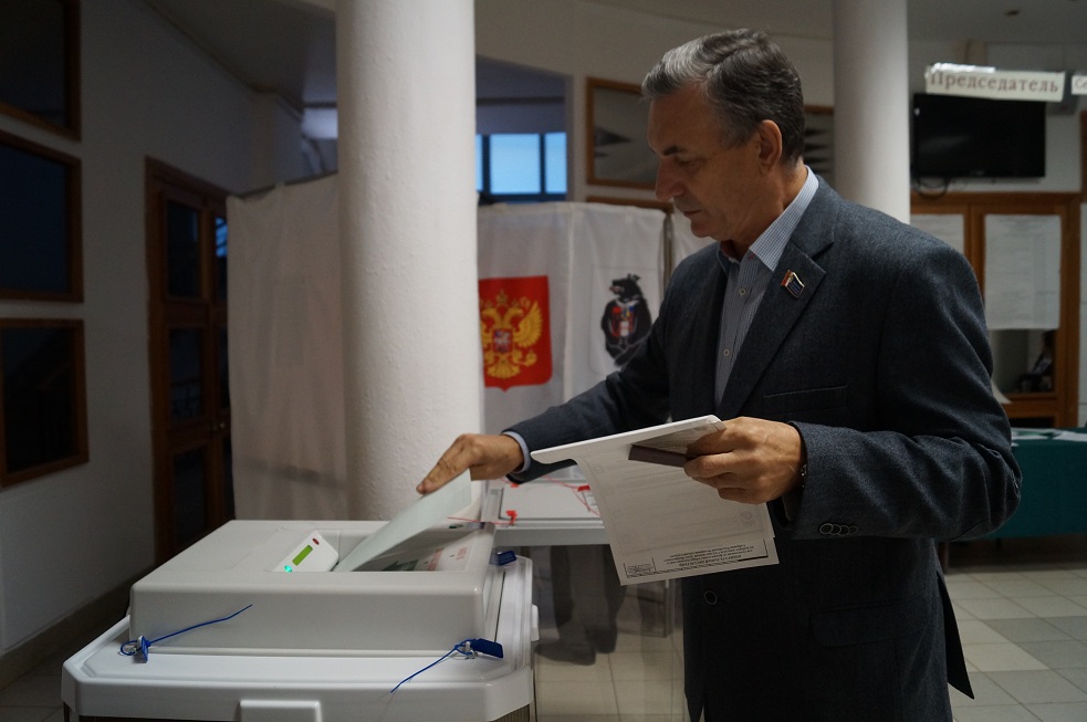 Как проголосовал хабаровск. Председатель Хабаровской городской Думы.
