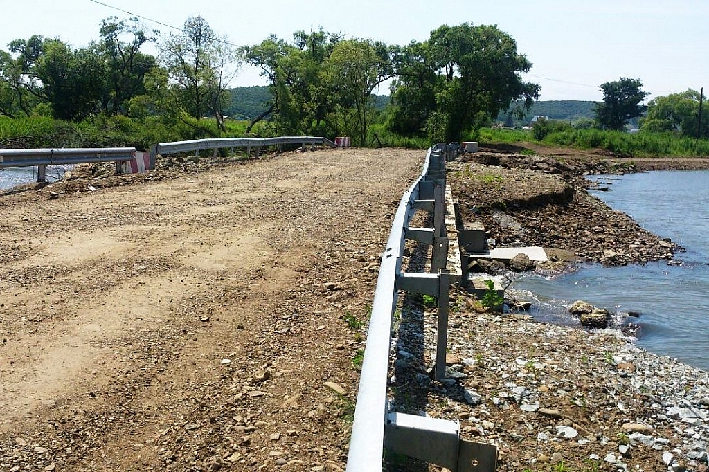 Погода село кроуновка. Село Кроуновка Приморский край. Восстановили мост под Екатериновкой  Приморье. Приморский край горбатый мост Кавалерово. Кроуновка Уссурийск фото.