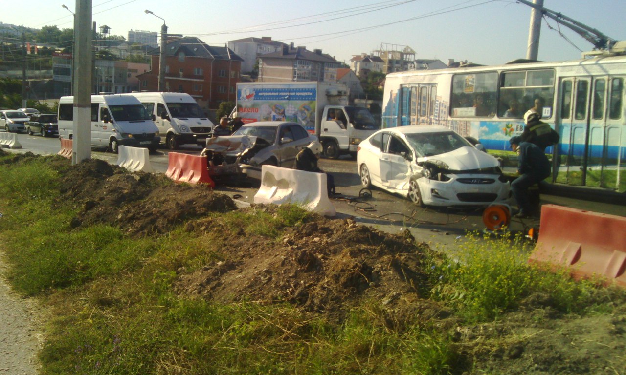 Дтп чп севастополь. ДТП на Степаняна Севастополь. ДТП Студгородок Севастополь. Происшествия в Севастополе сегодня ДТП. Авария на студгородке Севастополь сегодня.