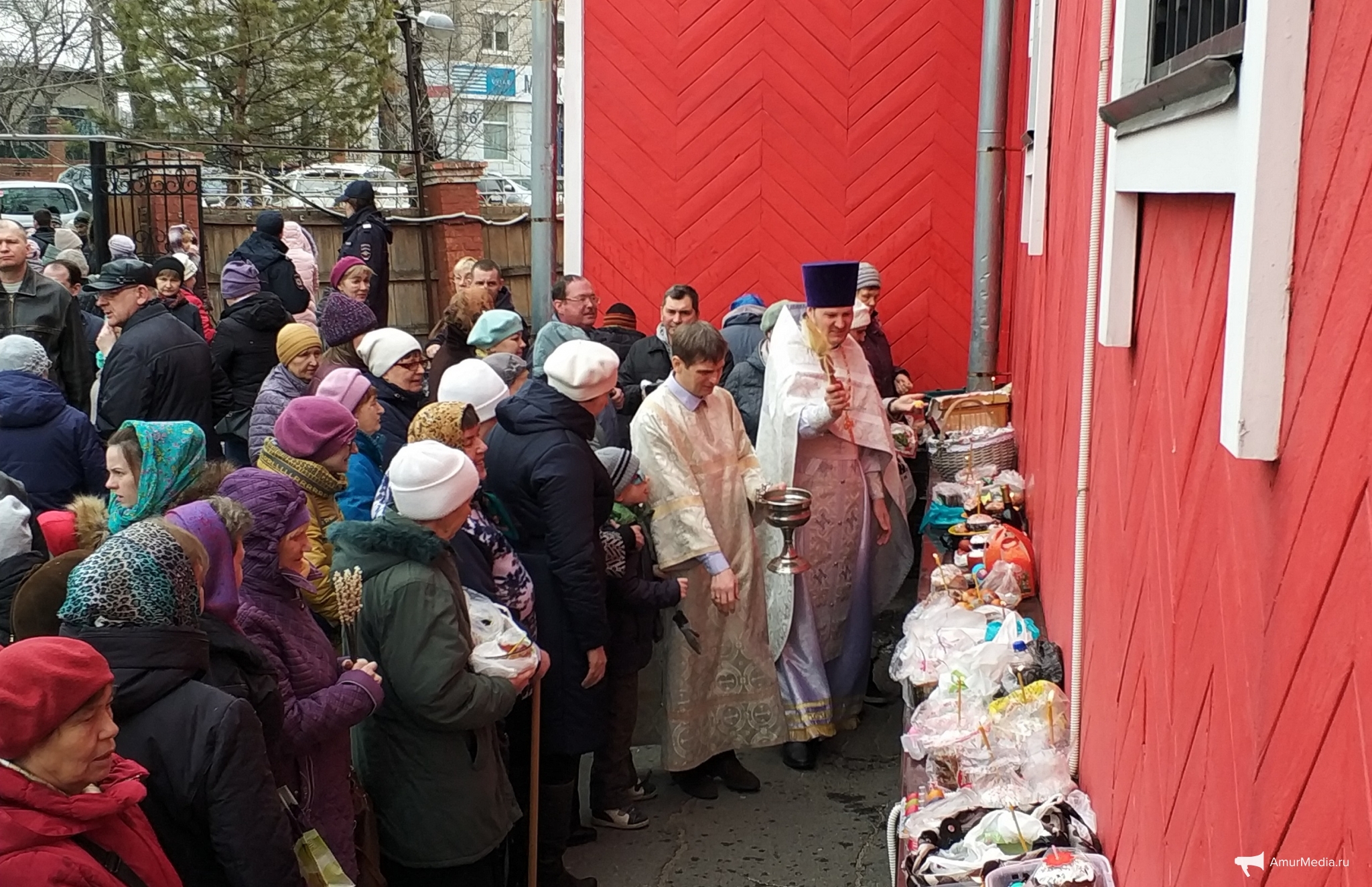 Опоздать на службу в церковь