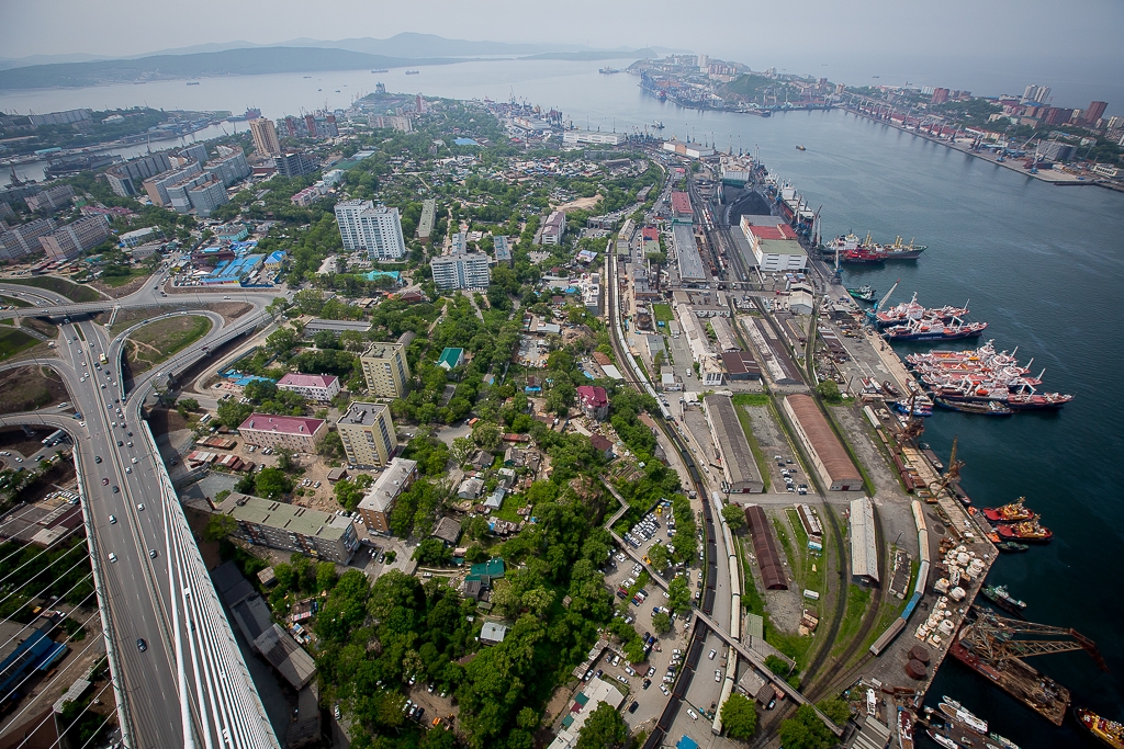 Us vladivostok. Порт Владивосток с высоты птичьего полета. Владивосток с высоты. Дальний Восток Владивосток.