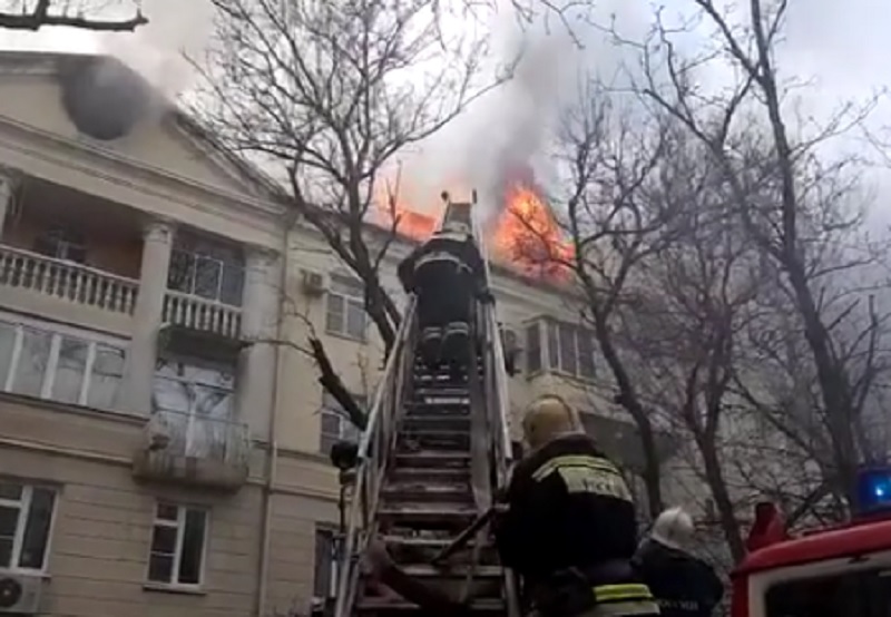 Пожар в новороссийске сейчас видео