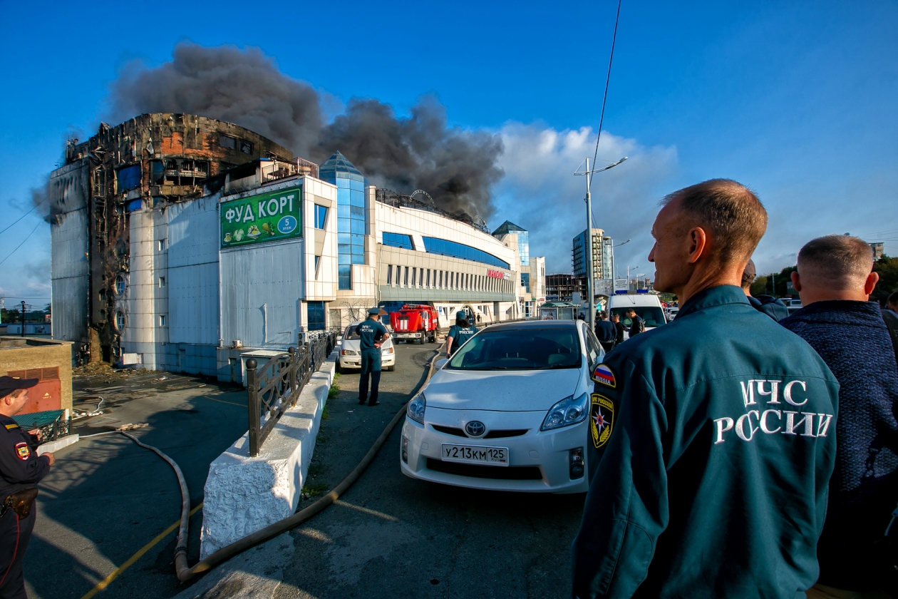 Центр после пожара. Пожар в ТЦ во Владивостоке.