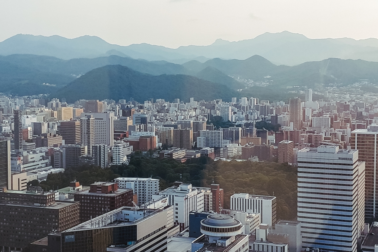 Японский владивосток фото. Владивосток Саппоро. Владивосток Japan. Вид из Владивостока на Японию. Северные города Японии.