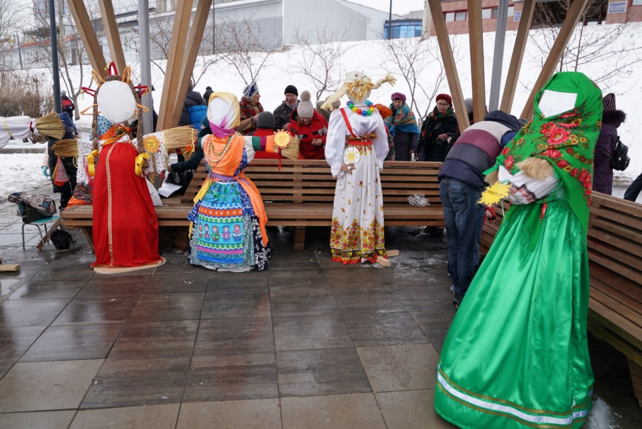 В какой день празднуют масленицу. Национальные гулянья на набережной Благовещенска. Масленица фото в Сызрани.
