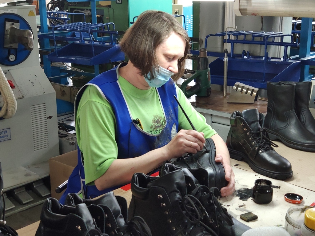 Обувная фабрика телефоны