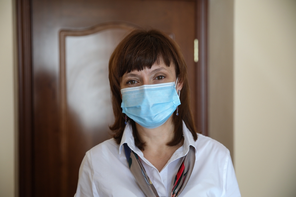 Doctor red. Владивосток - больница тысячекоечная онкология врачи. Владивосток больницы ужасы. Тысячекоечная больница Владивосток отделение вирусных заболеваний.