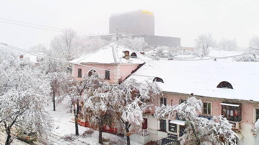Хабаровске выпал снег. Хабаровск 2020. Снежный Хабаровск фото.