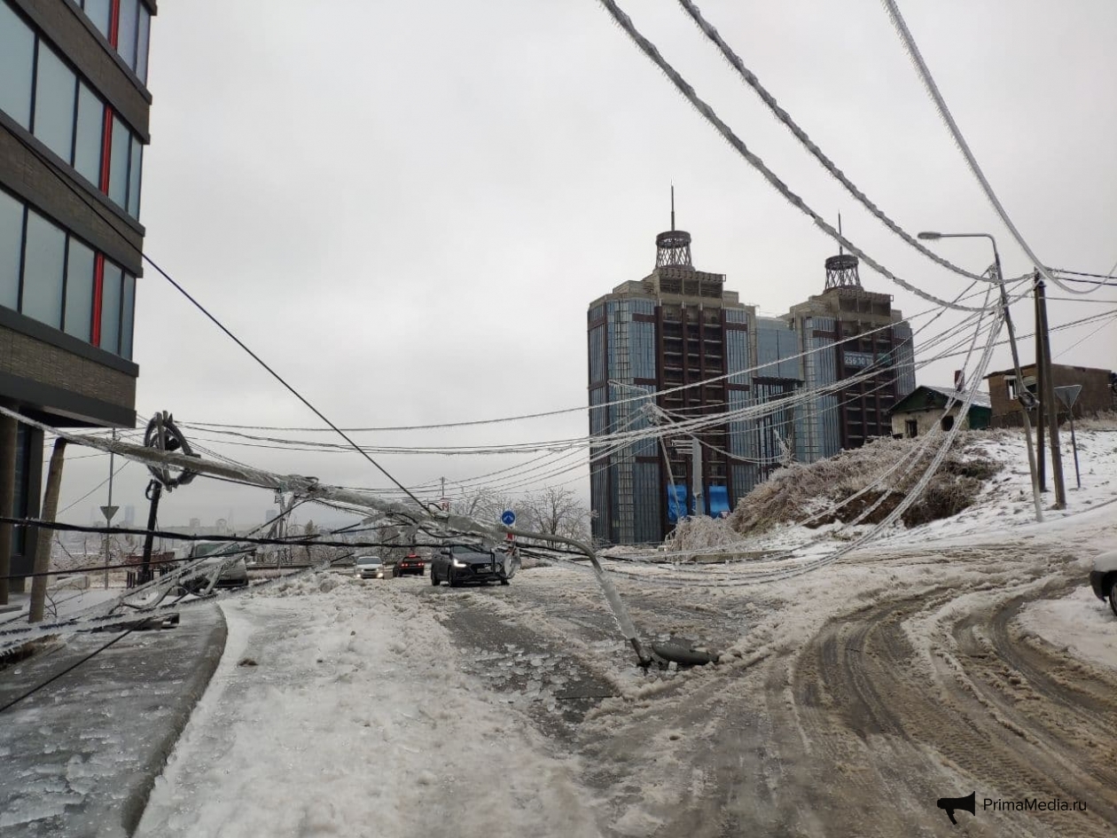 Снег в приморье сегодня. Ледяной дождь во Владивостоке 2020. Ледяной шторм Владивосток 2020. Ледяной дождь Владивосток 19 ноября 2020. Ледяной дождь Владивосток 2020 Чуркин.