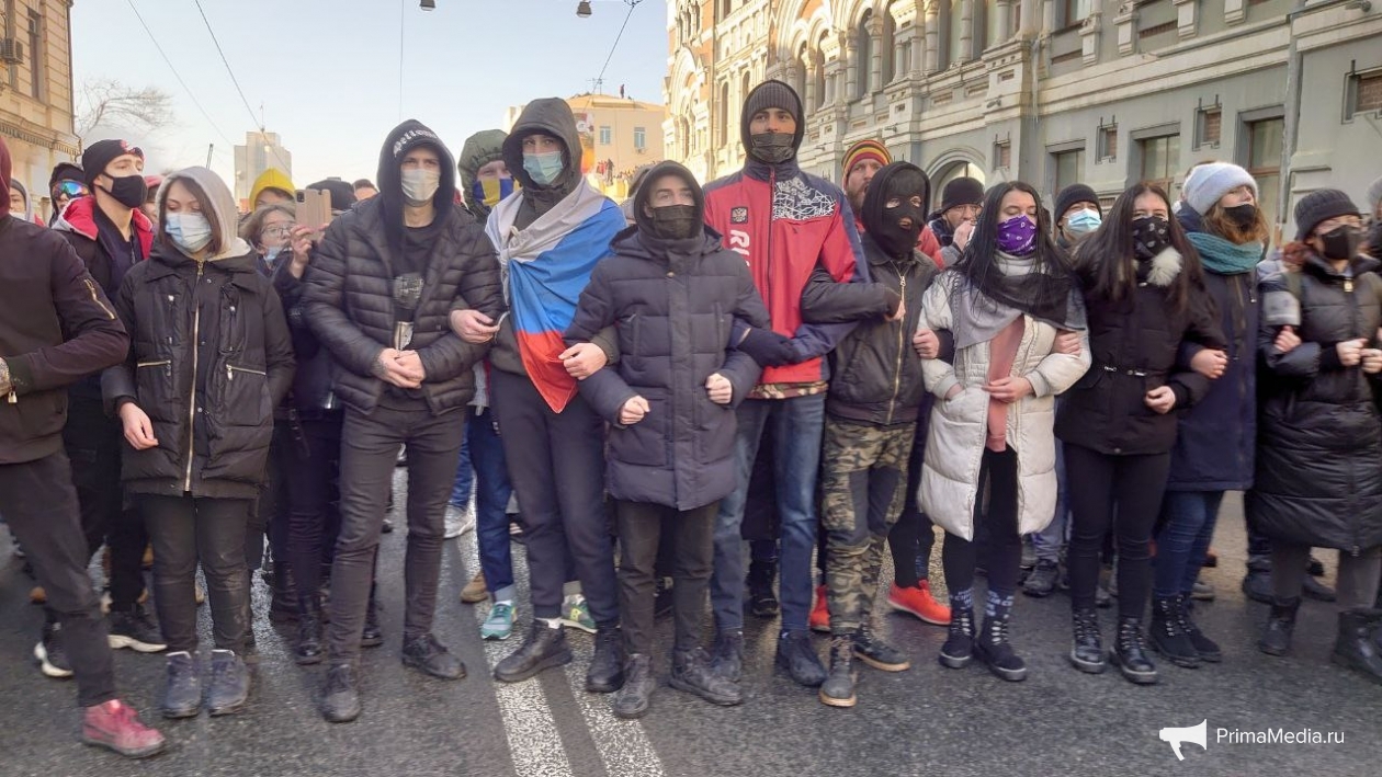 21 января 2006. Протесты во Владивостоке. Дети на митинге. Несанкционированные митинги картинки. Митинг Навального Владивосток.