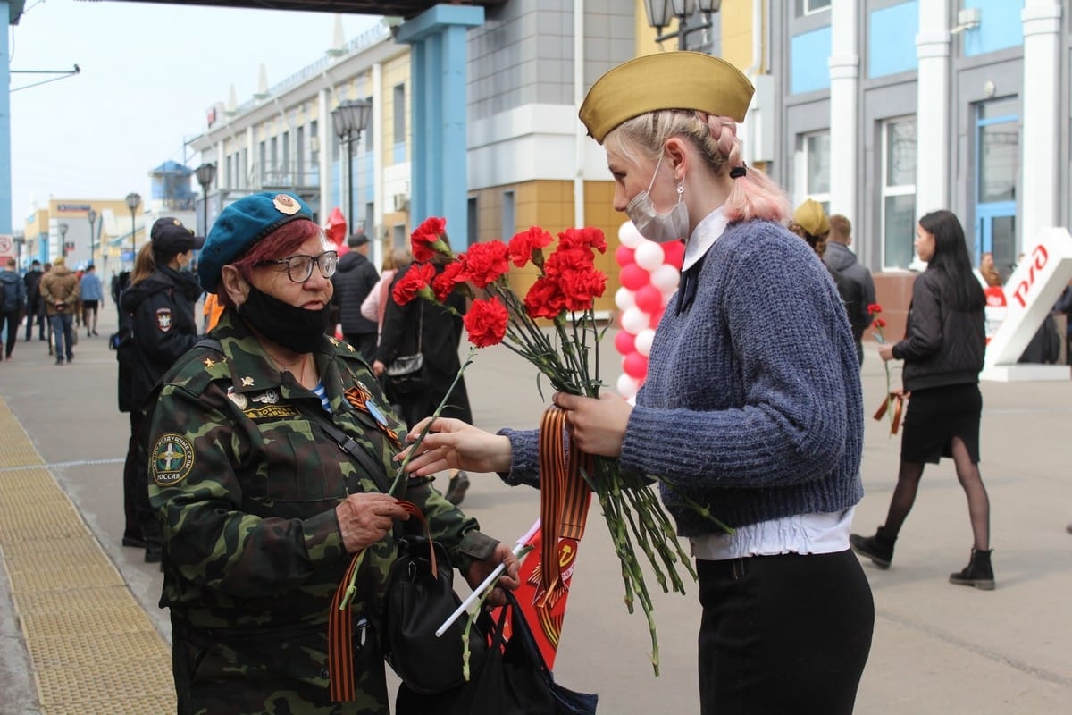 Концерт в честь победы. Концерт в честь 9 мая. 9 Мая вокзал. Вихоревка 9 мая парад. 9 Мая концерт Северобайкальск.