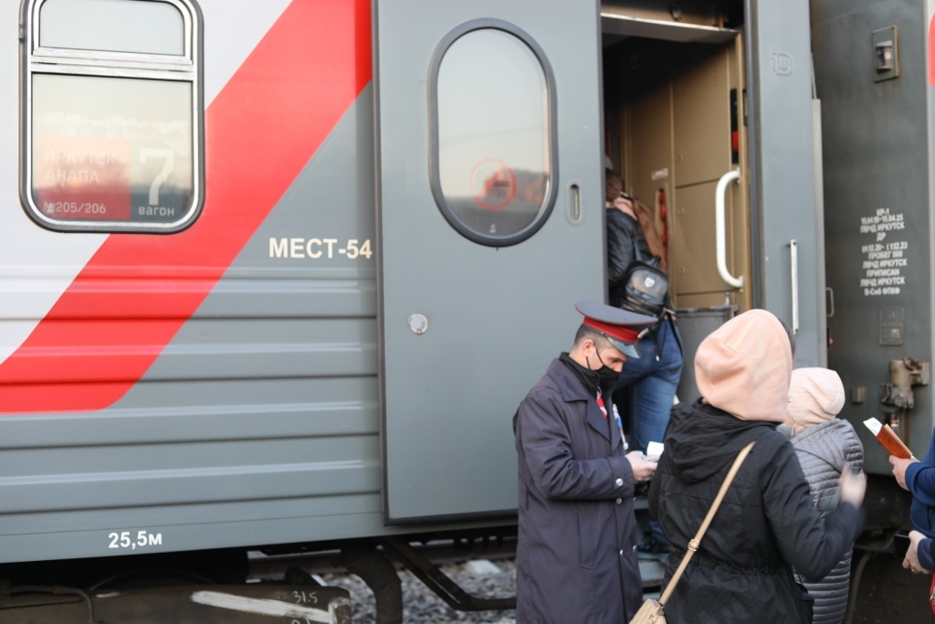 Поезд 381 иркутск северобайкальск остановки. Иркутск Северобайкальск поезд. Поезд 205и Иркутск Анапа станции. Поезд 205 Иркутск Анапа. Поезд 206 Анапа Иркутск.