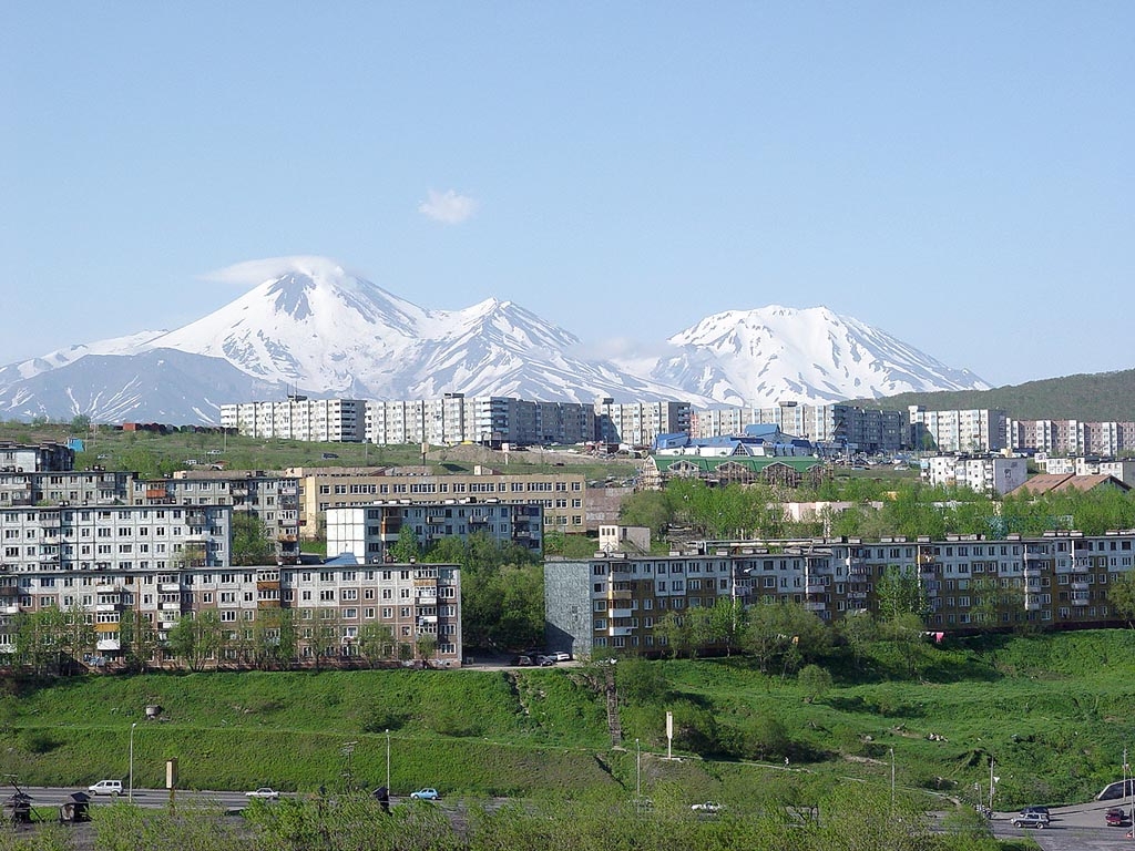 Пкго петропавловск камчатский. Правительство Камчатского края. Здание правительства Камчатского края. Правительство Камчатского края фото. Благоустройство Камчатки.