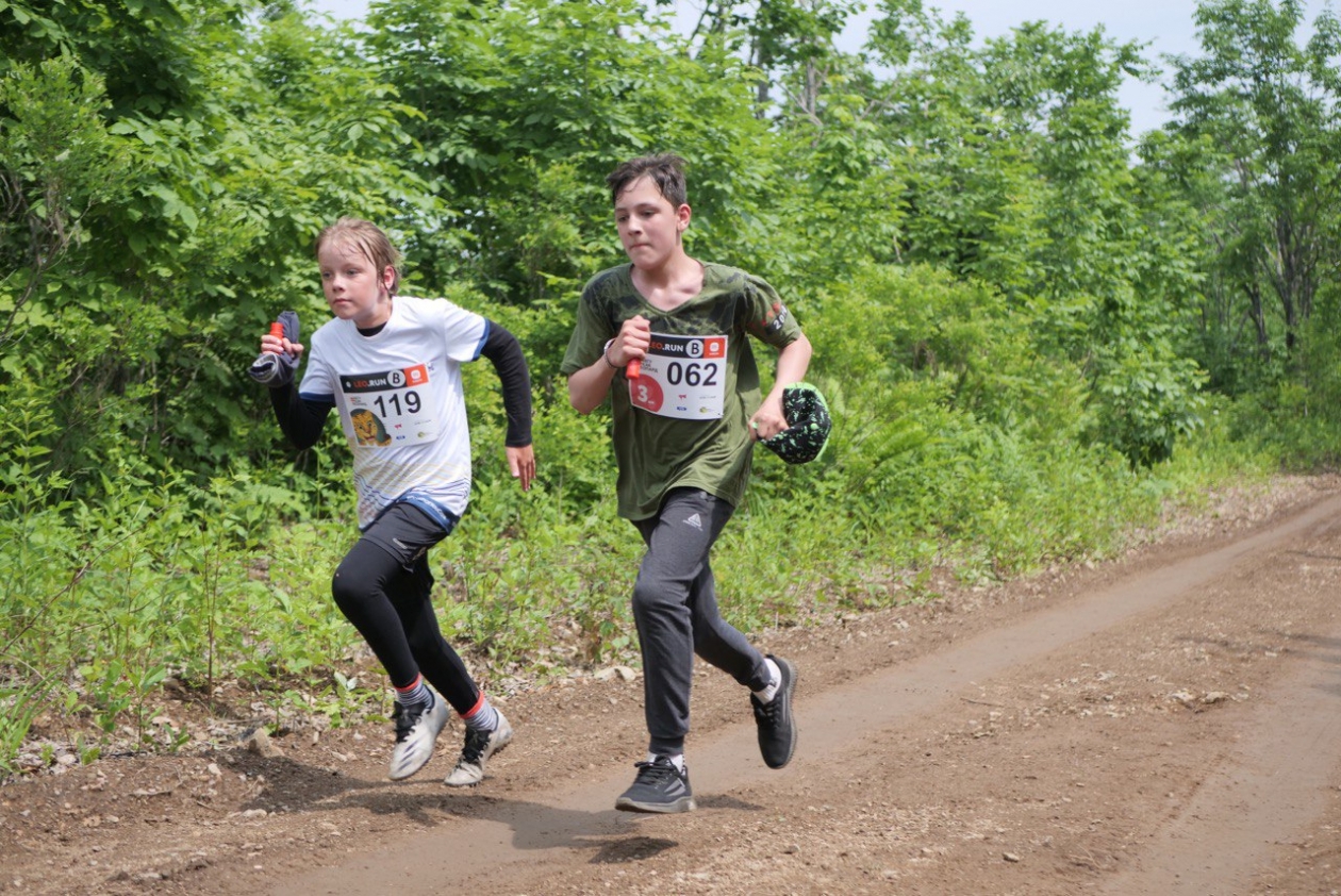 Лео ран 2024. Leo Run. Лео РАН фото. Забег в пижамах Новокузнецк 2007 фото. Leo Run забег медаль фото.