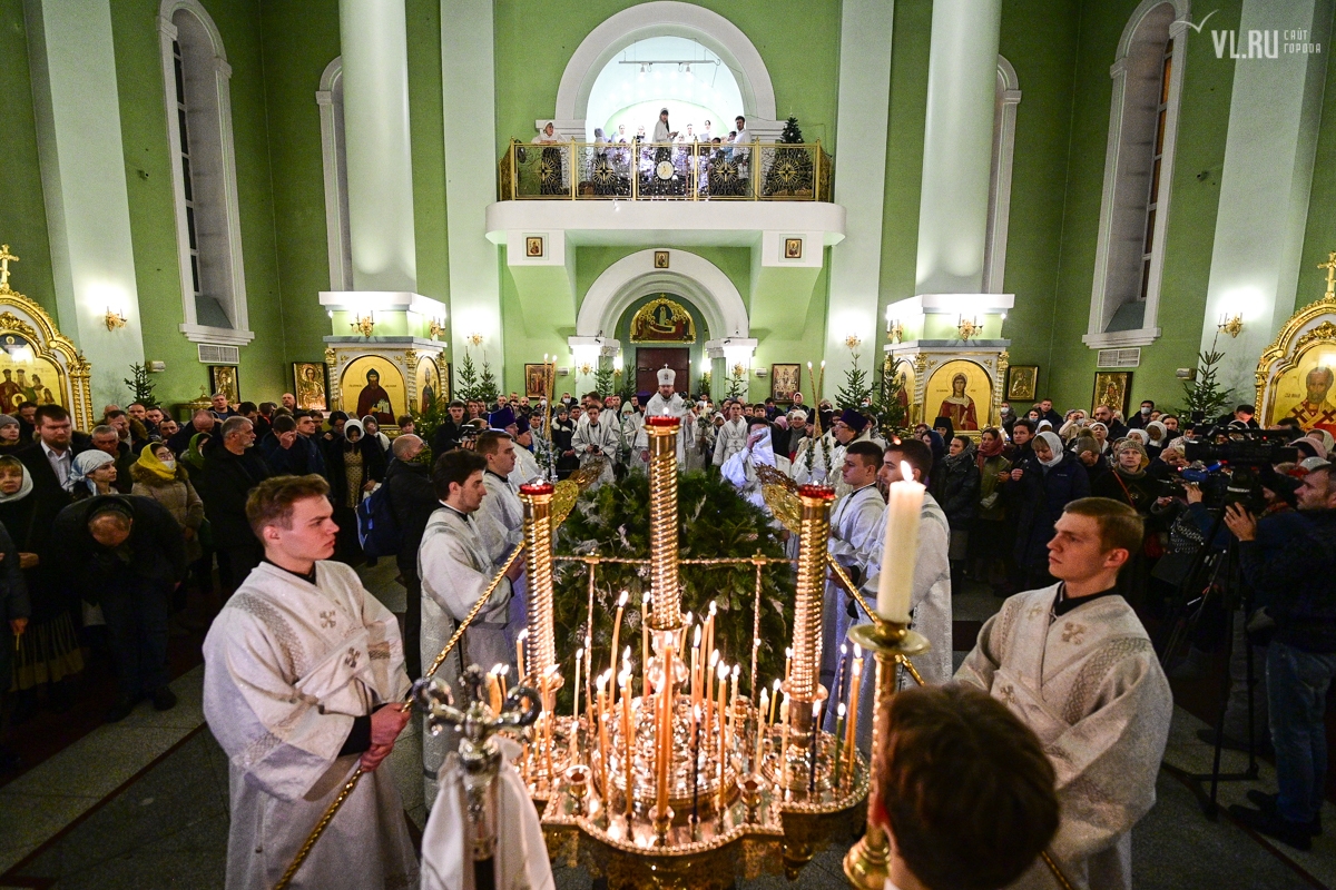 Храмы Владивостока зимой