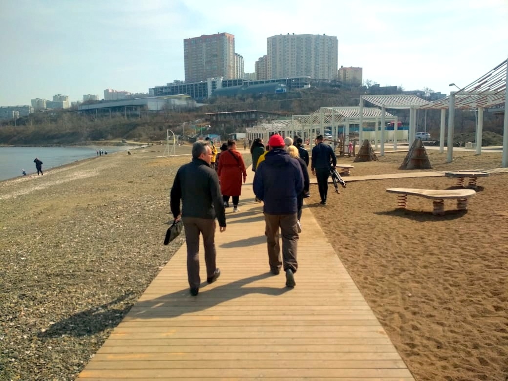 Татарка владивосток. Набережная на татарской Владивосток. Набережная татарка Владивосток. Пляж на татарской Владивосток. Новая набережная Владивосток татарка.