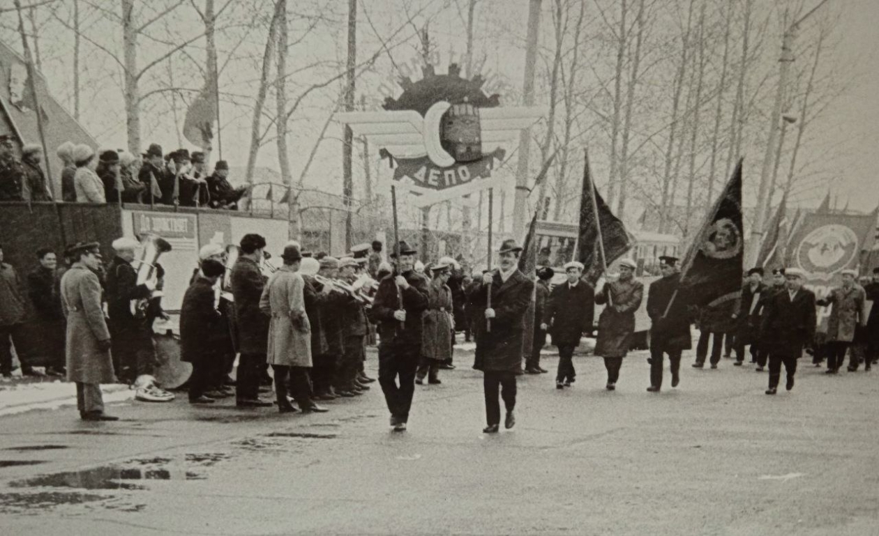 Праздники мая 20 года. Фото на 1 мая архив. 1 Мая праздник архив. 1 Мая исторические фото. Петрозаводск 19 век Первомай.