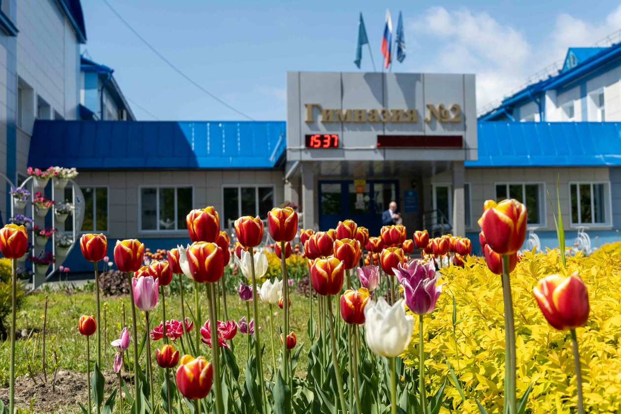 Город зацветет. Цветы Южно-Сахалинск. МБУ зеленый город Южно-Сахалинск. Цветы в городе. Ю Сахалинск цветы.
