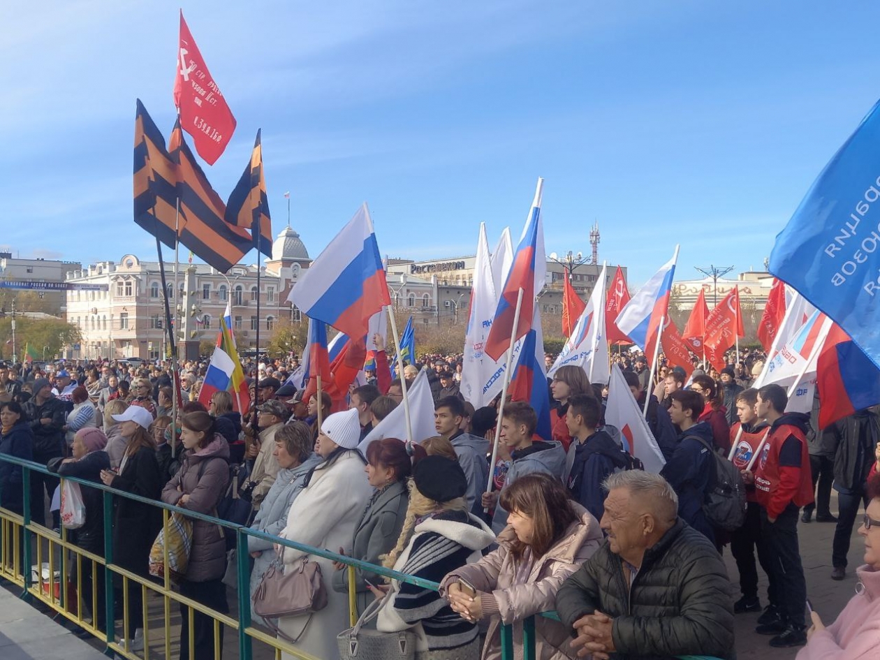 Сегодня 30 сентября. Митинг в поддержку референдума. Новороссия митинг. Мобилизация митинг. Что присоединиться к России.