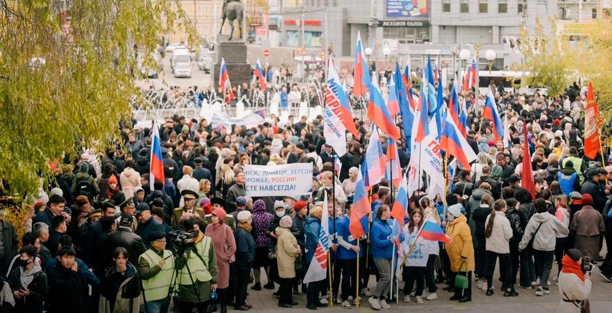 Митинг улан. Митинг в Улан Удэ. Жители России. Протесты в Бурятии 2022. Улан-Удэ протест 2019.