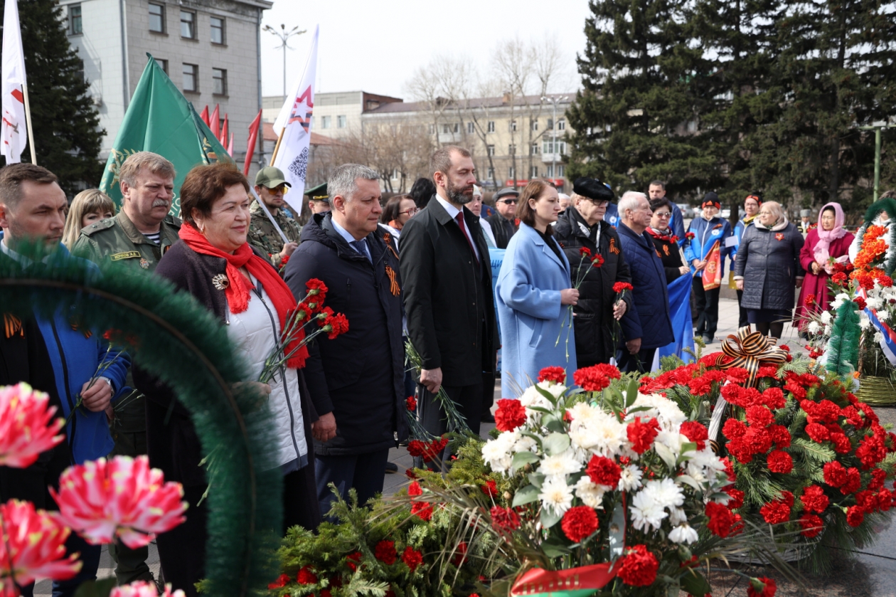 9 Мая фото. Митинг ко Дню Победы. Экспозиция посвященная Дню Победы. Ярмарка, посвящённая Дню Победы.