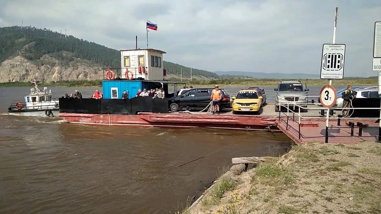 Паром через селенгу в татаурово. Река Селенга Татаурово. Паромная переправа Татаурово. Татаурово Бурятия переправа. Паром Татаурово Бурятия.