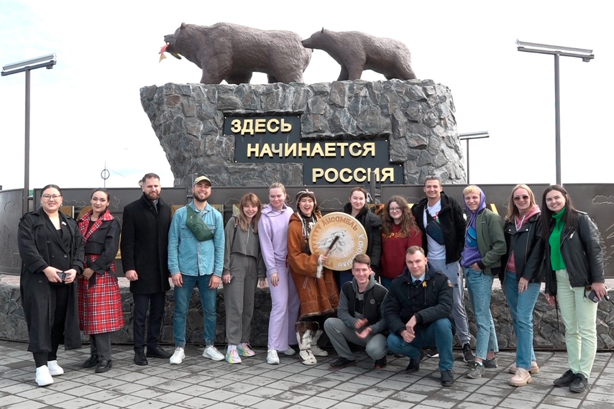 Камчатская политика. Политика Камчатки. Новости Елизово. Новости Елизово Камчатский край на сегодня. Директор аэропорта Елизово.