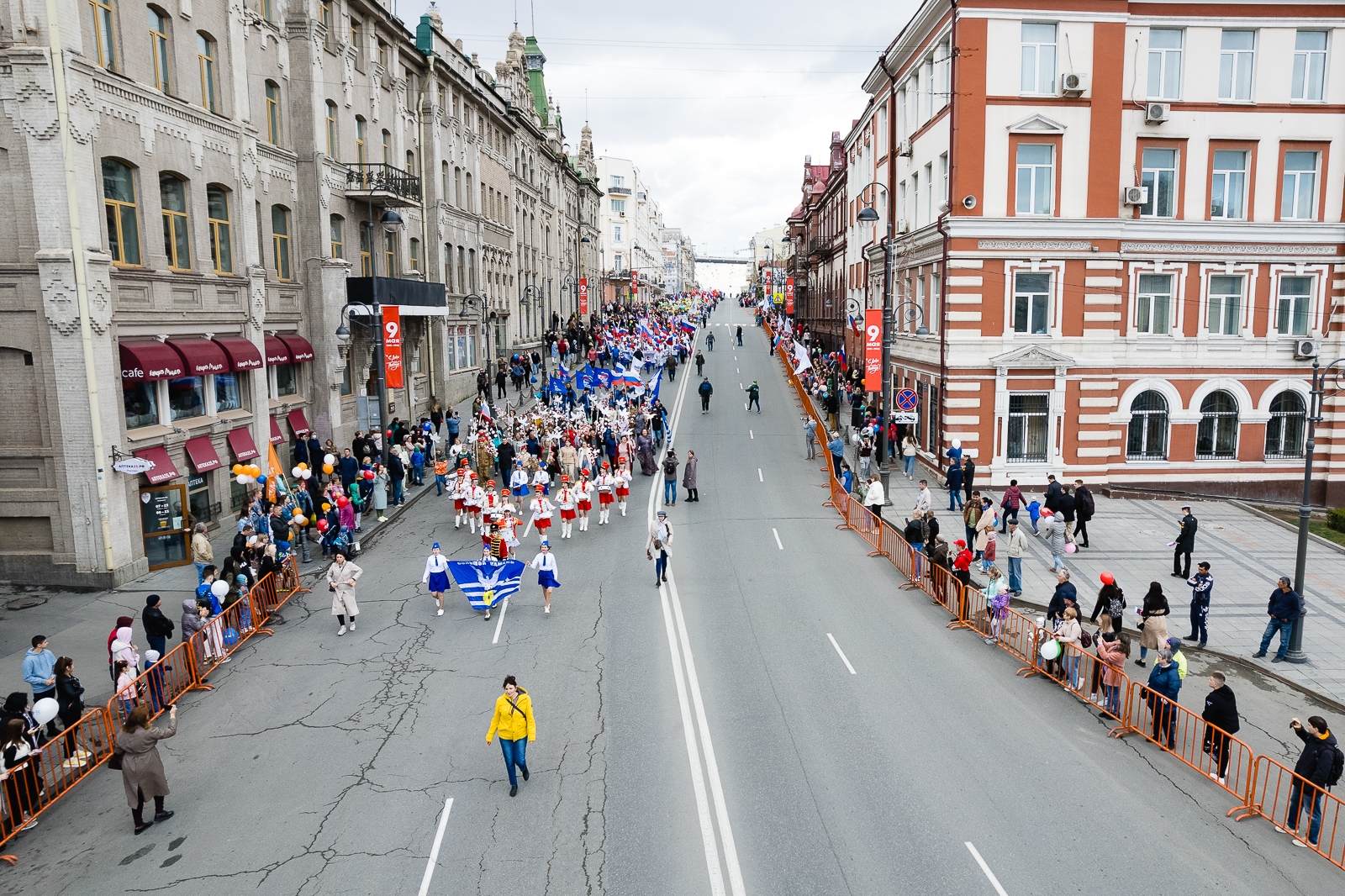 20 мая владивосток. 1 Мая праздник Владивосток. Владивосток май. Владивосток в мае. Концерт 1 мая во Владивостоке на центральной площади.